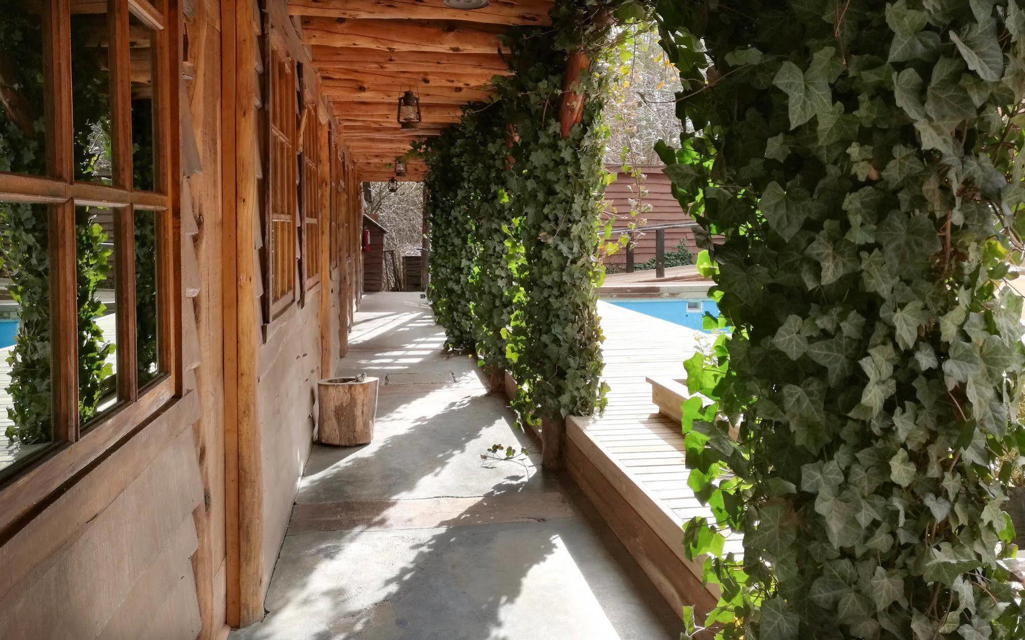 Hotel El Barranco Futaleufu Exterior photo